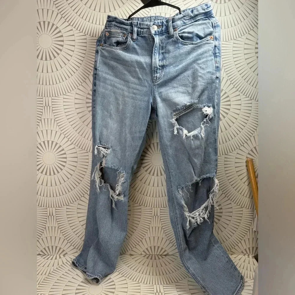 American Eagle Women’s Curvy 90’s Straight Distressed Jeans Size‎ 6 Regular